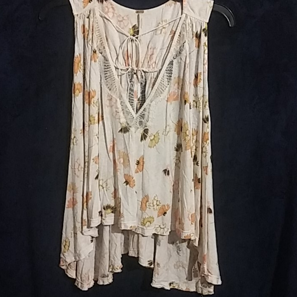 Free People 'Love Potion' top ASO Lydia Martin